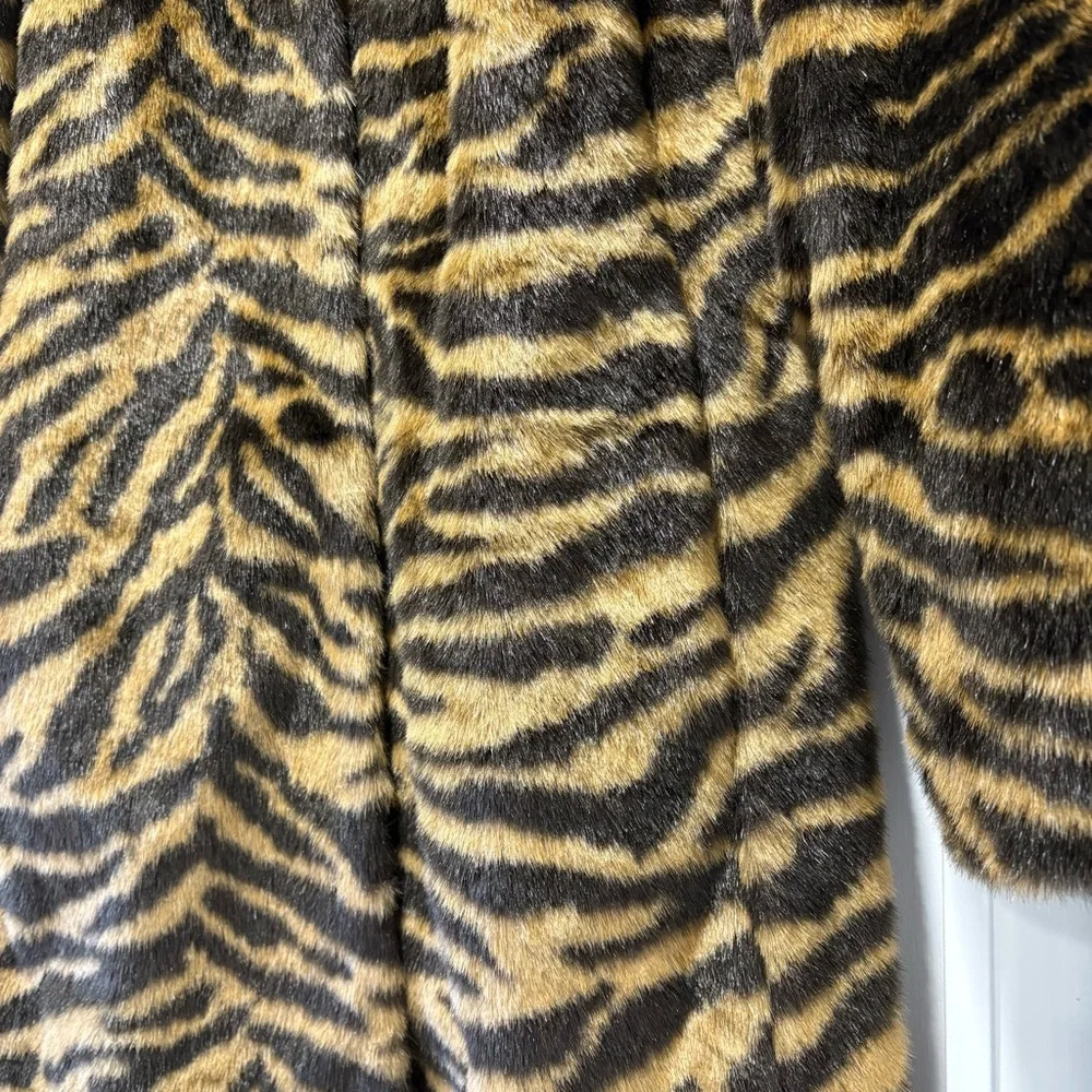 H&M Brown & Tan Tiger Animal Pattern Faux Fur Coat Size XS - Picture 4 of 12